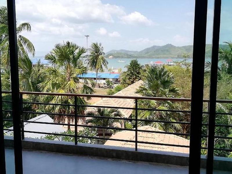 AC02CF957B1E6D4E73A729B7078FE693