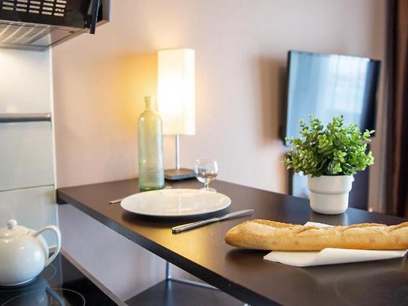 B6885D67410DE4BF8BCA570202F50814