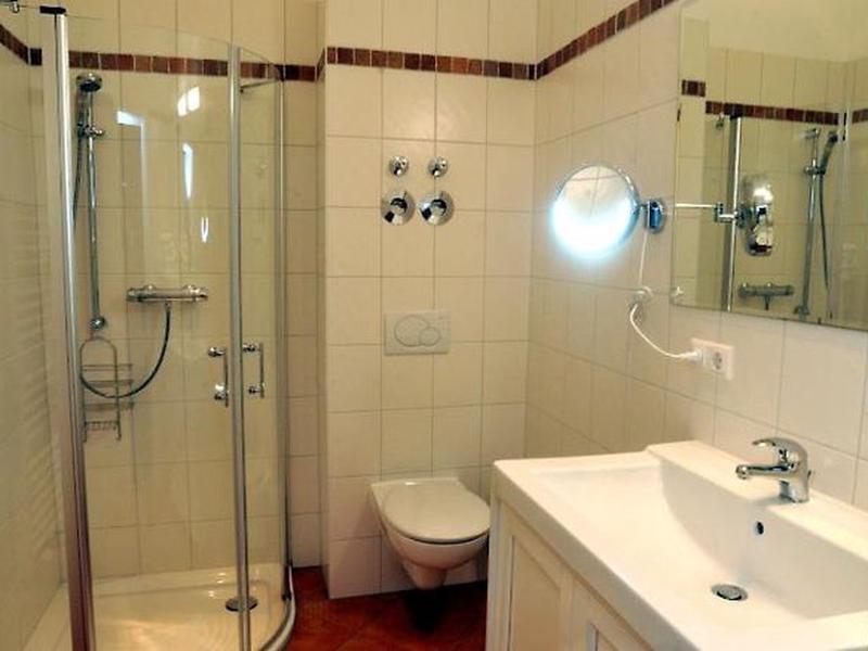 23C04F52351DC93E59B5A70C8DADC3C1