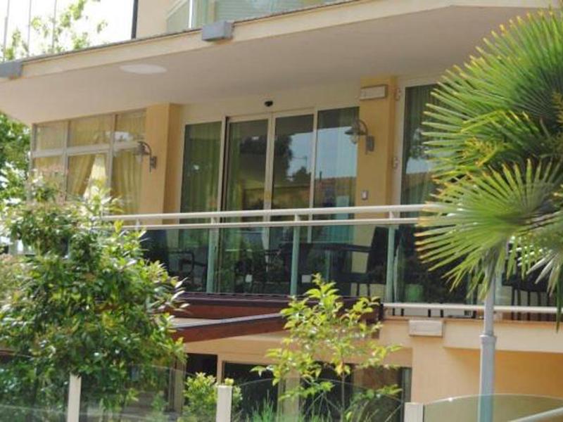 4D9932D07EC4F4AD8246BEF7E4AEA179