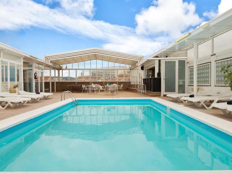 725B697FF7F8F298B3F3B44E4D6CF352