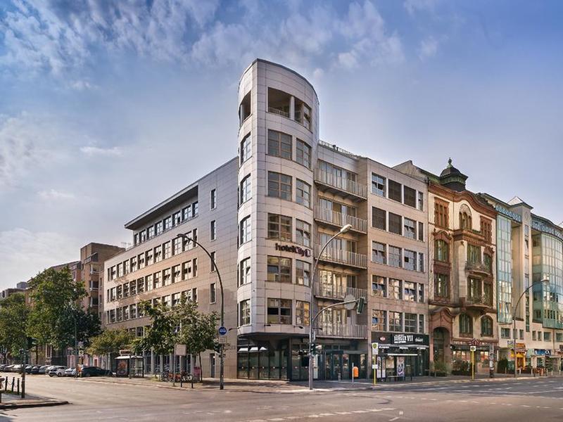 24FAD7D4949B475150EB8586EFBEF5B4