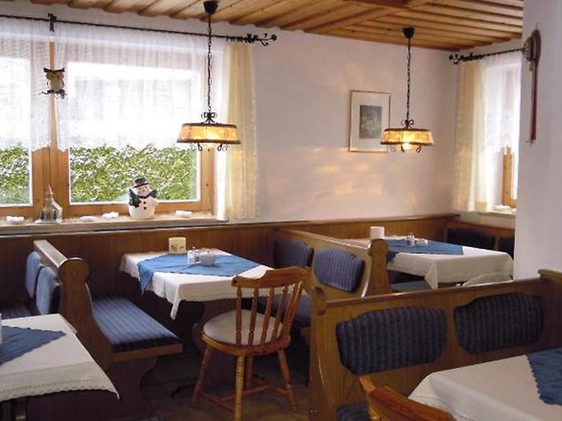 5D854F802BC93E6B53F3DAE5188EF66B