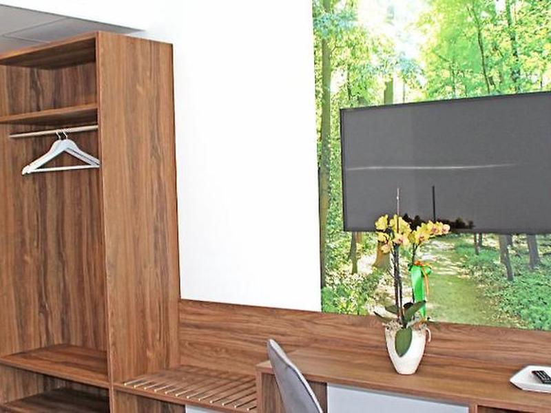 F9E2E4A2EE1A6E015BDCF44E583E3E44