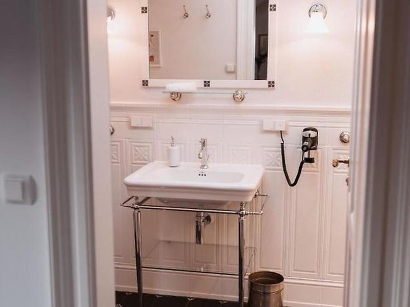 0D6F6B34374F0C025C3B6FE1FBA84C42