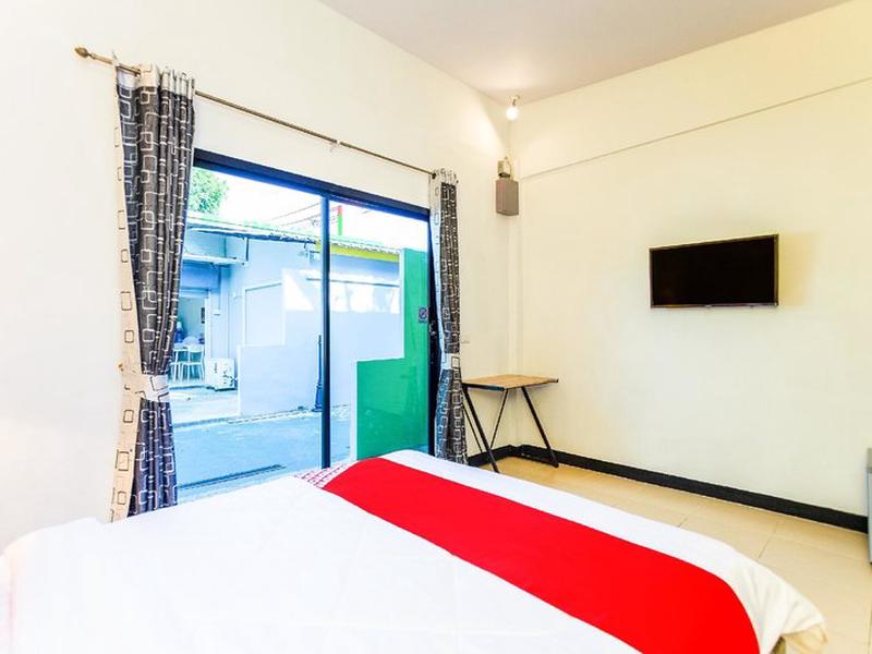 5040BD3AD58756B7529E1DDB12901D8E