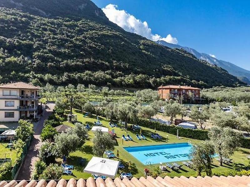 5872D859F2DE54CF93D470596355B2DC