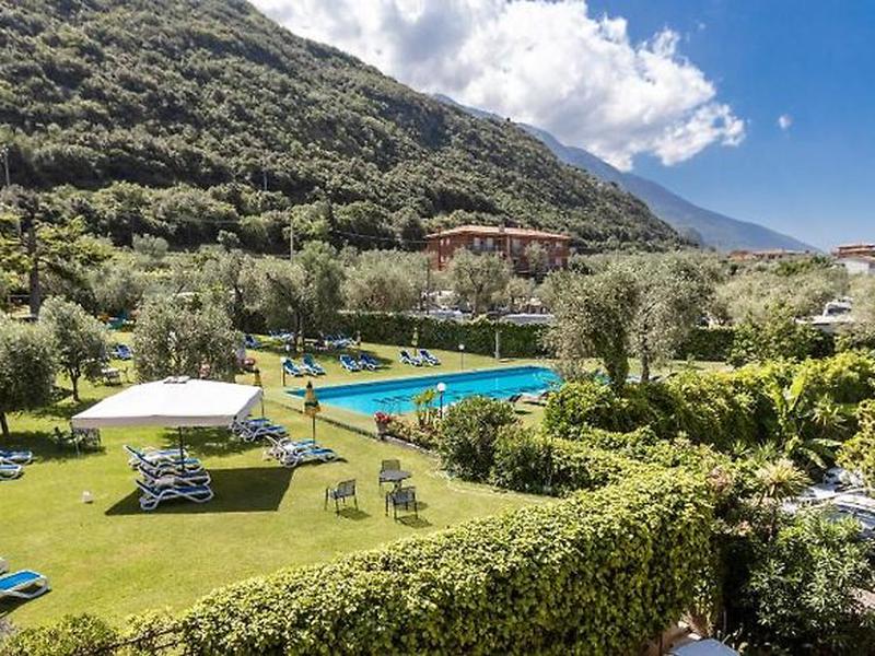 27A1DD9A2956F269347DD72C581D8E0E