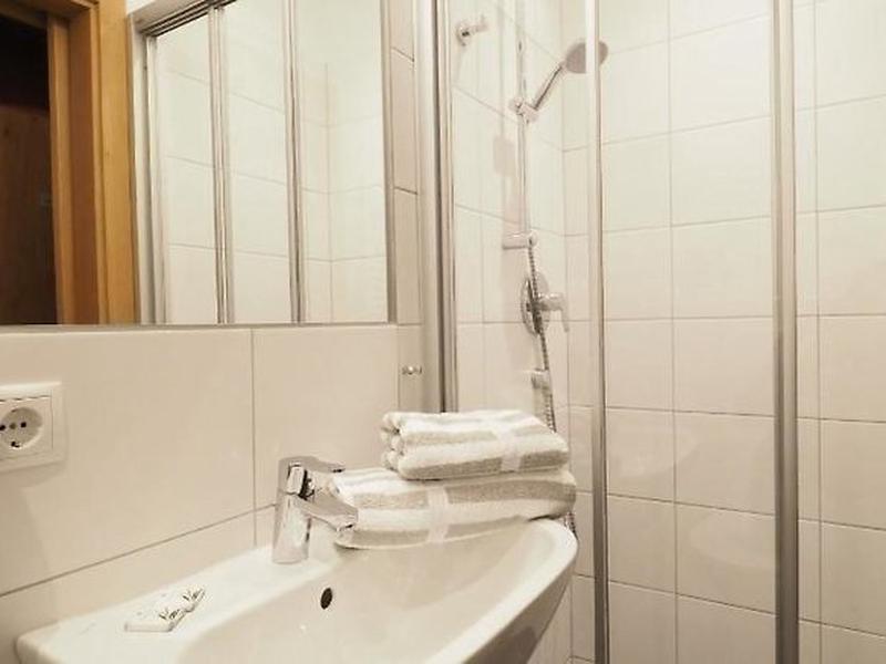 FAD9295611EBEEBA23BF8880C038439C