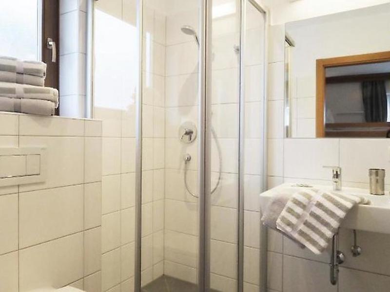 EEBDC2AB59D24BF91E57D8A80689EFAA