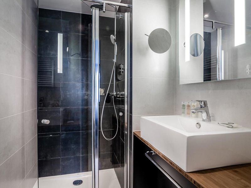 0584161B355C7E28EE1A7430F2945B57