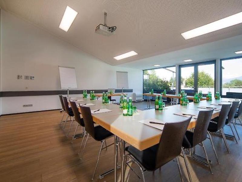 D73295CA84BE290AB9BA55E1950132FB