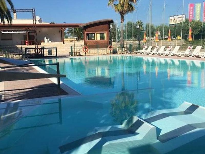 0A995DEA89B2D0B06D8981D2FC1938AE