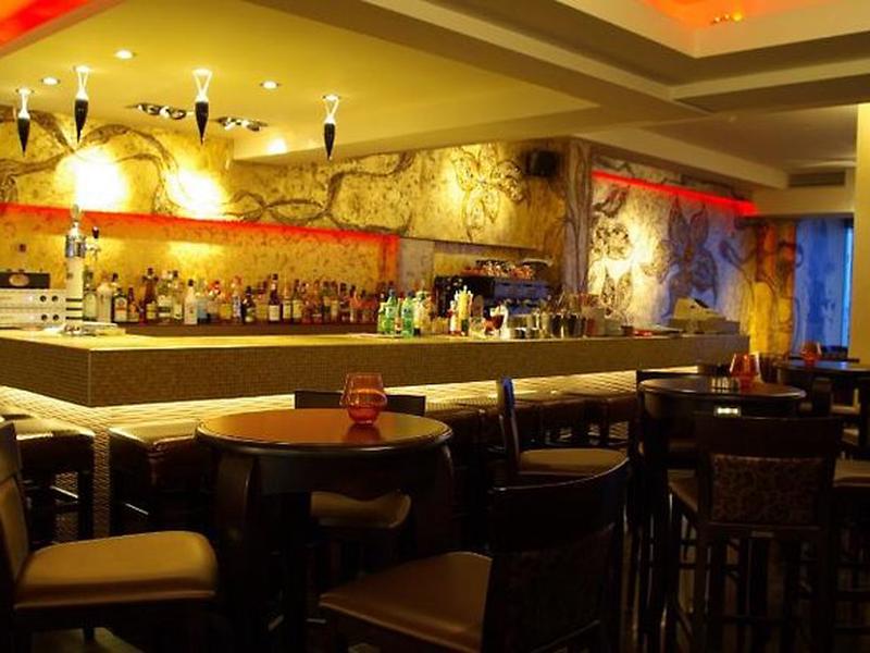 78050D527044AF7D3B3A025E6C4A831B