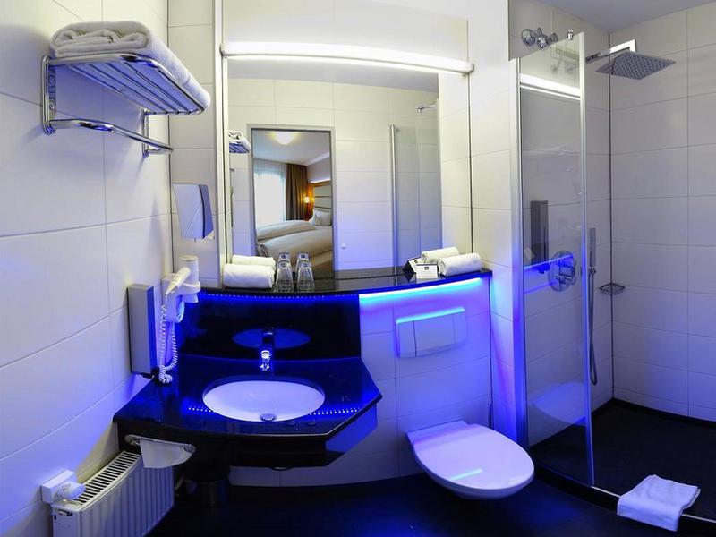 57FACA2960D1922F2D9300A09B165C3E