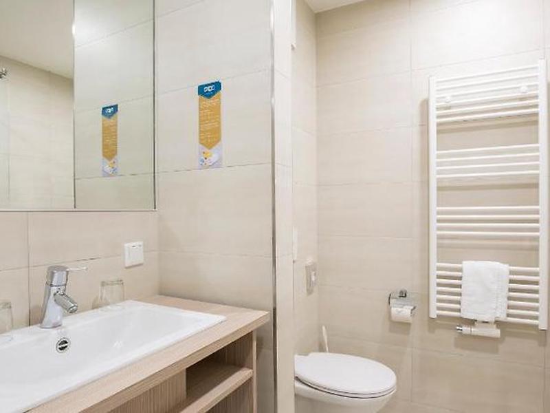 9E477322389D3E3A1CD7EE90A363DABC