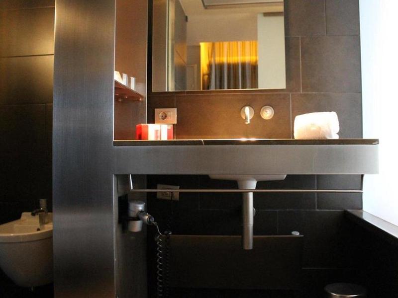 A8693D8C2385712E1AA2E9B33B71E443