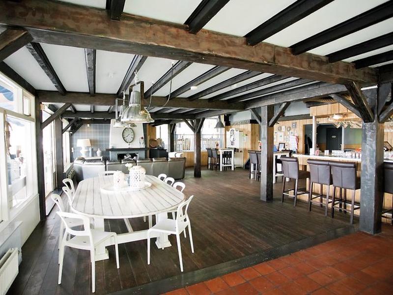 51CEB27F464D6FC17819B233092E190C