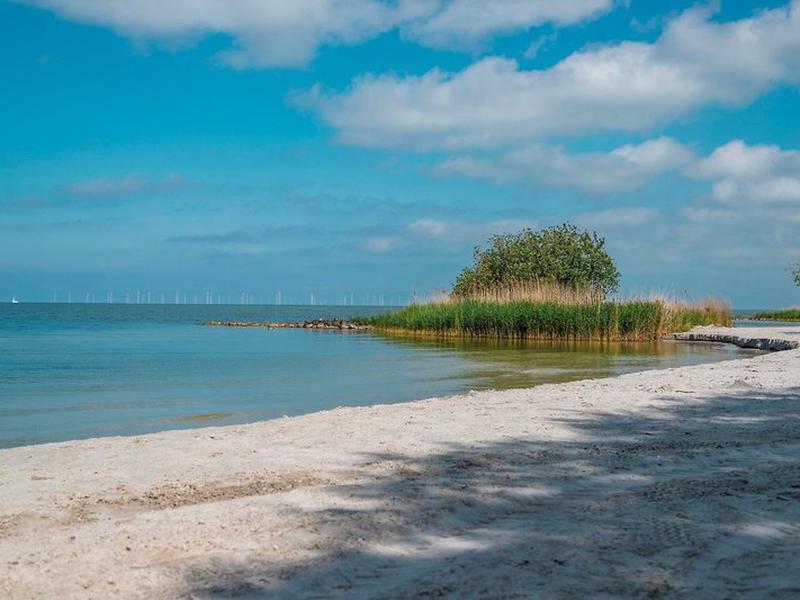 18CC9B03391B2A5A80563F2209195239