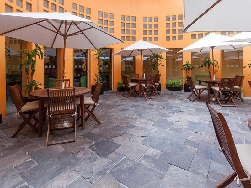 1275CBCF364E9BD1E3985BBB883549A1