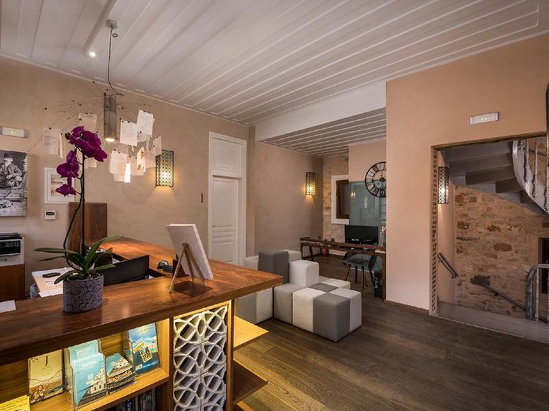 9D936CC400A435C554323E4EA3141D18