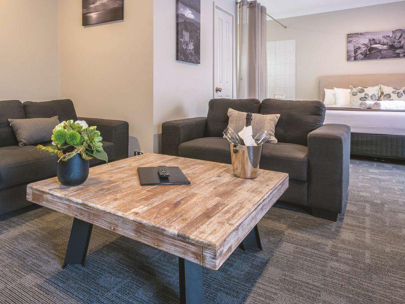 E684028E9D4E754D635DE89370BD9EB2