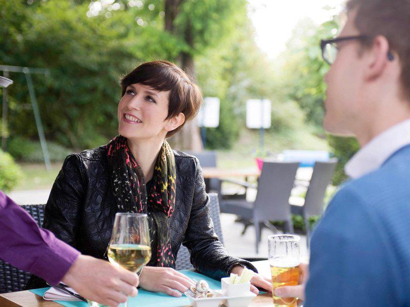 5D84FE99E8980CADFB7D6AABDBE9E2FB