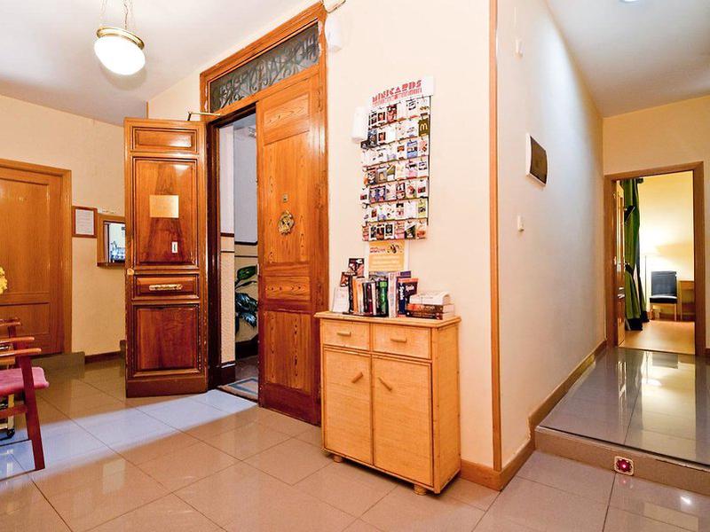 15FE80DFF7B6F1460795A70DD8FCF4F2