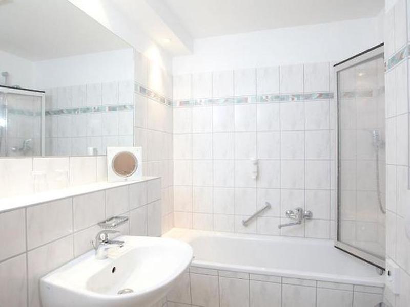 5926124A037893AEFFE77212F3FEF66F