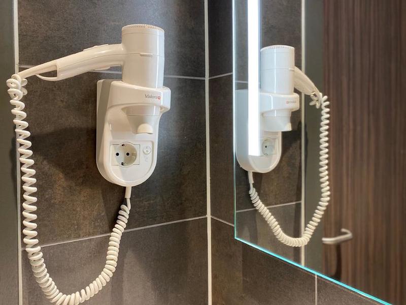 9DE8EAFADA89CB5F947B2727DDE5AE6B