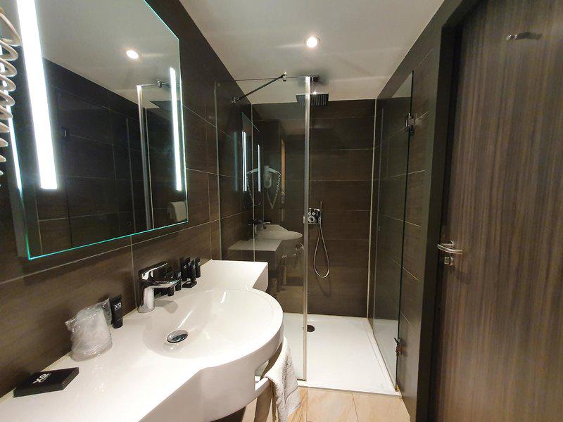 99D7D9255A9B942514884E23B64C1F06