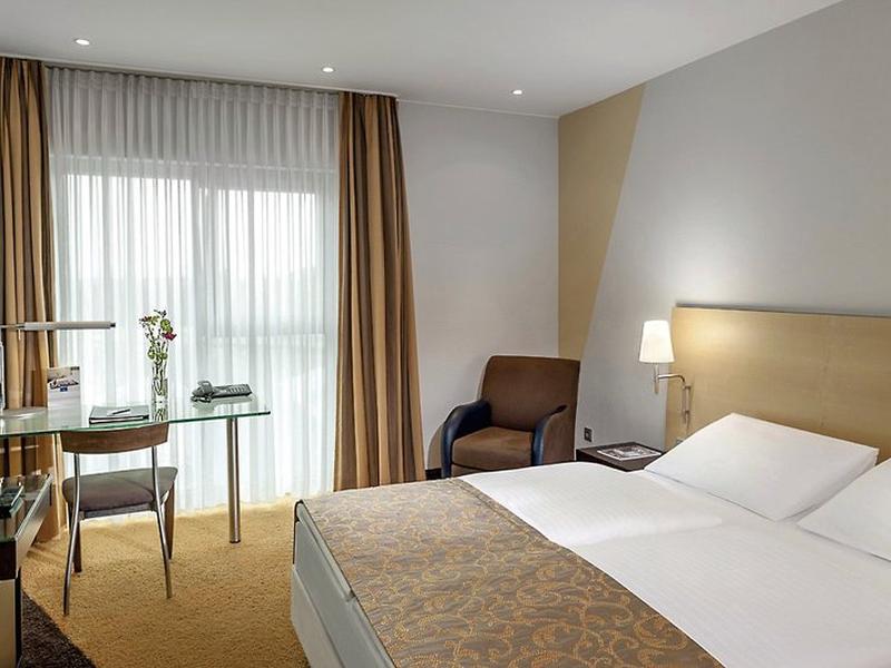 10B5DF59DDC63E95C300173C87BF03B7