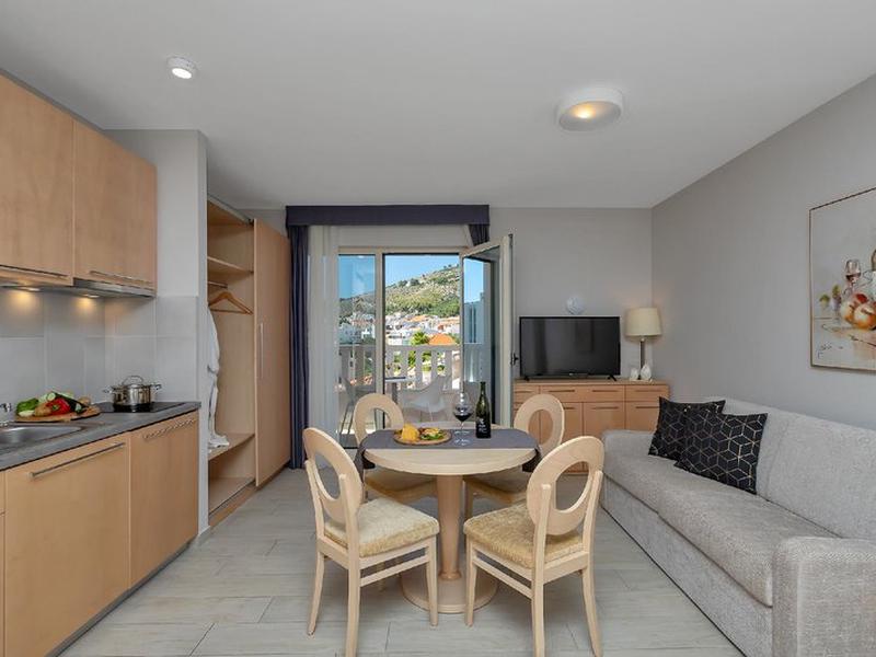 AFD9BB95C8ED340F67F6A89E3D73D25D