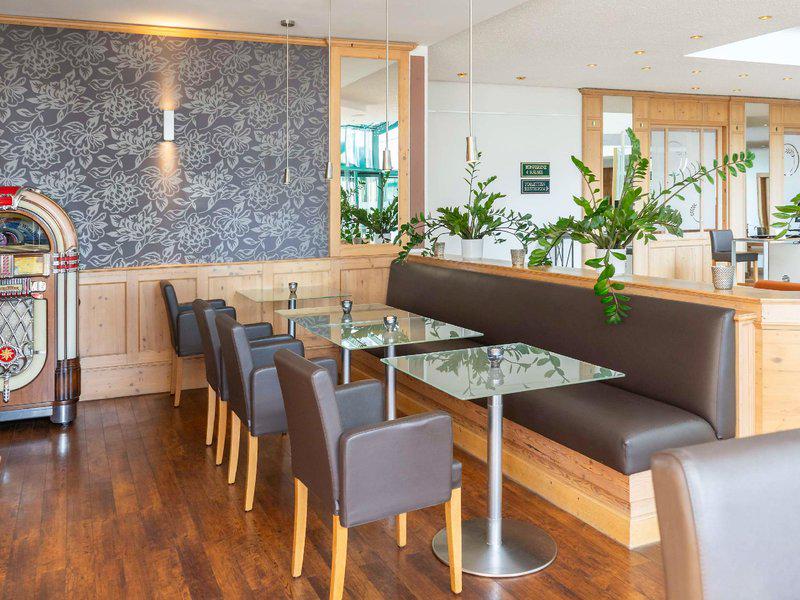 83CAEE3B2BA34265B9A77BE4AA1DE0C6