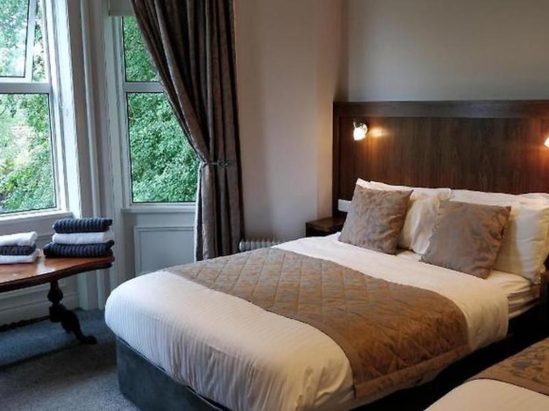 4C00DF30B95E5DD61BB42D5A4FDC04B8