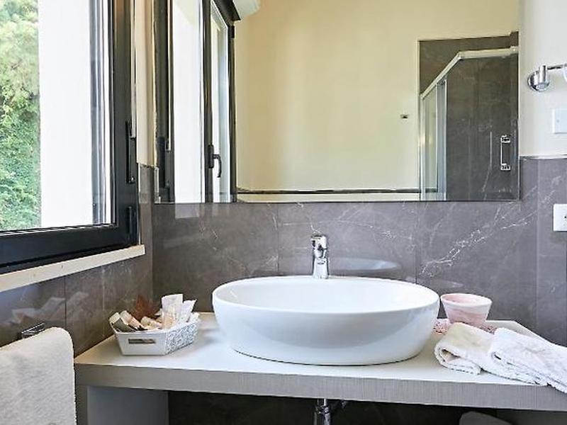 DE24266F74317B36B8F9864078030D6A