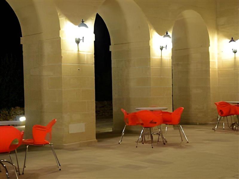 820EB8ADAF4571145B4E11025AB66AA8