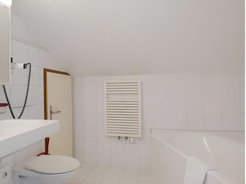 4AA379BA99C8E57546F09AE2972C5402