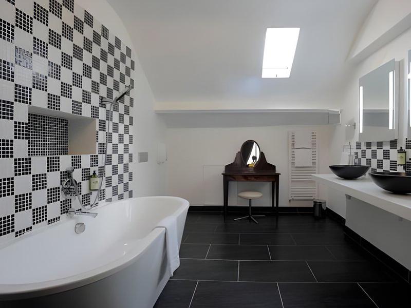 769A419596237E9A06A2F3BCF6F57F1C