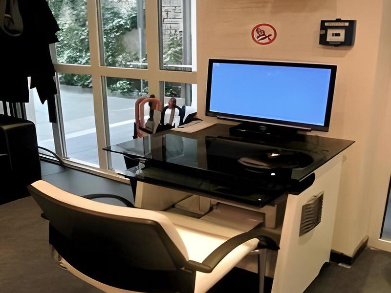 34E49F0A526B1F3C39BF717A84057143