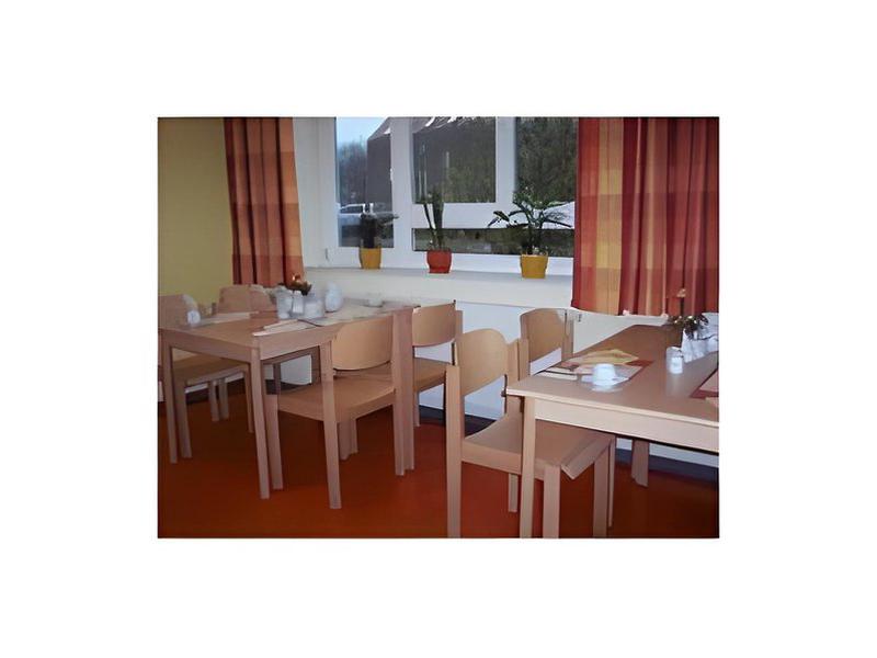 6766BD181A16195A00F5C1CDAB042C99