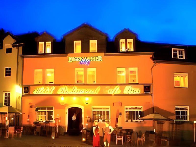 E74931B57AACD25BDD9EF9FC44318F93