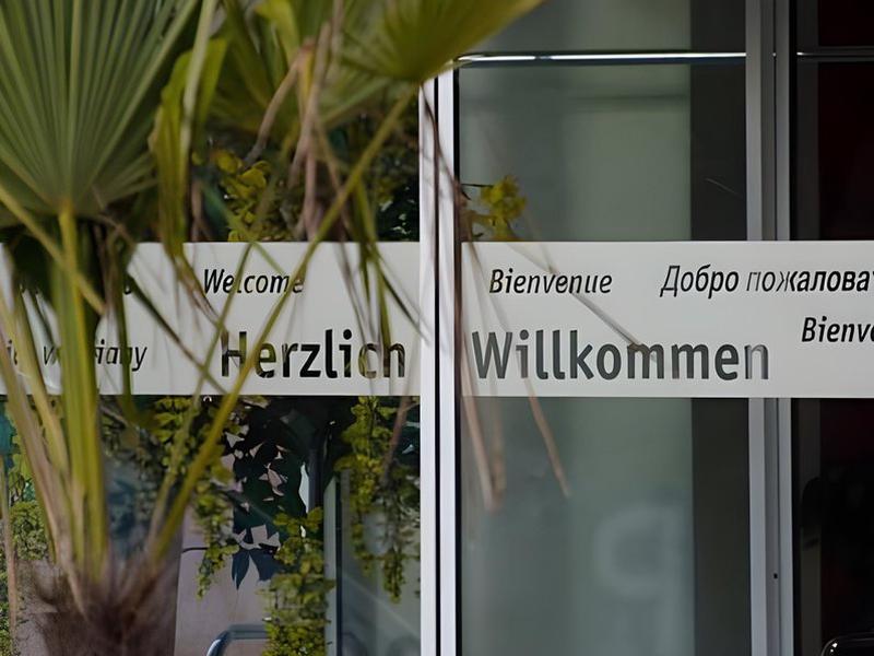 B2FA8BA978E2475B28AEAB12ED82A153