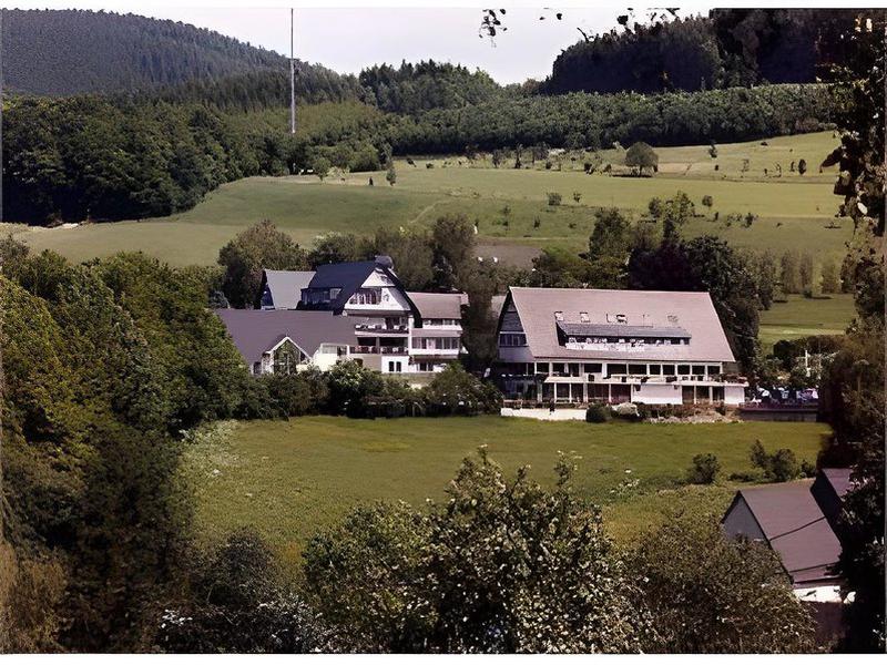 FCA796393FDEB79A0A2055F2AF97E39F