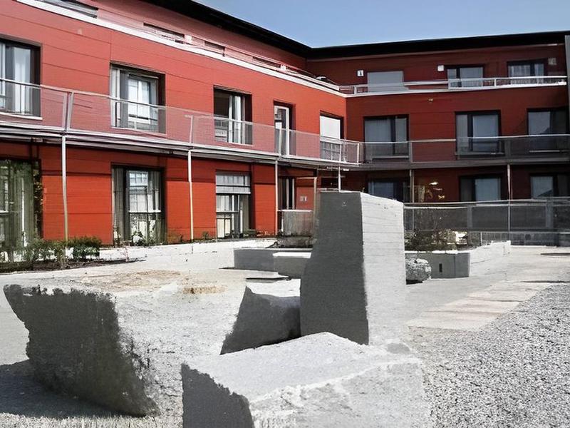 DF12D03D7B2C64358A92193F9638411A