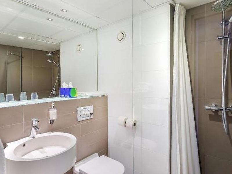 29AAB54543ADEFE3BFA6D536E7B9EB42