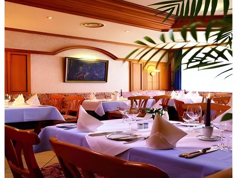 235AE41F937CE5D9B4558C066100FBC3