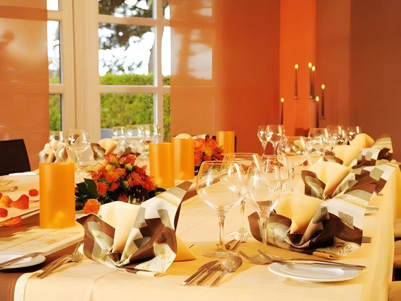 24A0833169AA56E30349AABF41ADA4F9