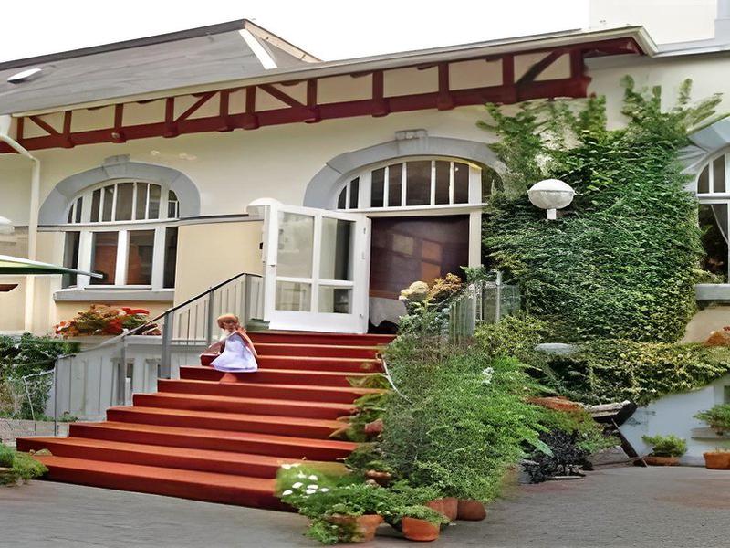 EEDB2EEEB4D263E964239B7DE76547ED