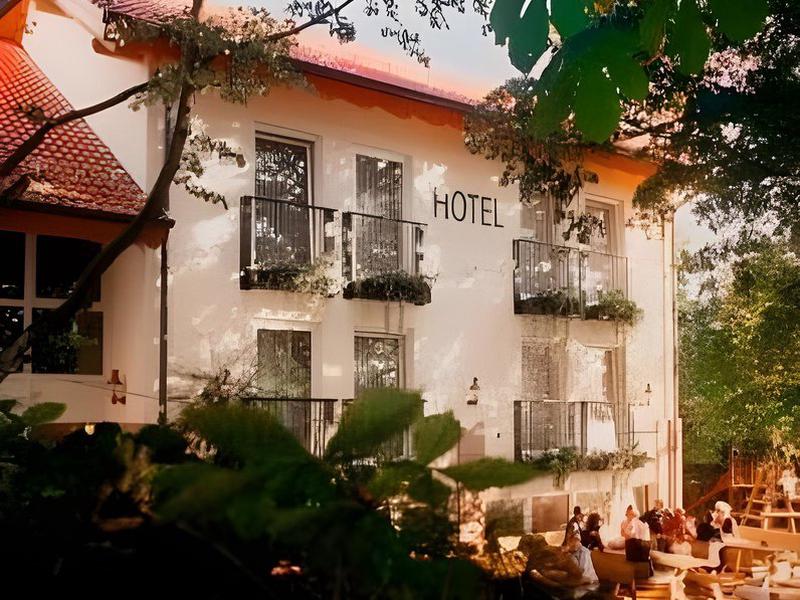 3F442B8B9DB1A7BB58AA59738F40B364